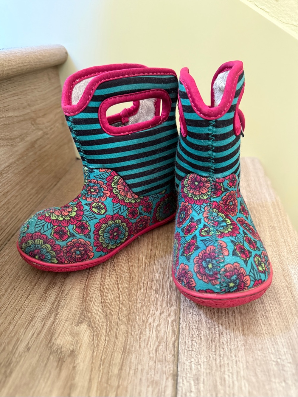 Bogs Classic Waterproof Faux Fur Insulated Winter Boots Toddler Size 8 (EU 24)